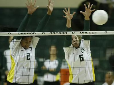 Neticia Enesi & Sonja Newcombe, 2009 Oregon Volleyball