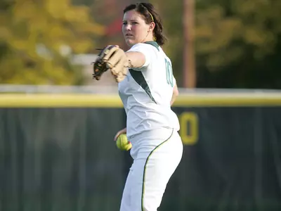 Samantha Pappas, 2009-10 Oregon Softball Photo by Geoff Thurner, Copyright 2009.