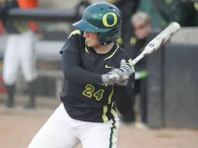 Carlyn Re, 2009 Oregon Softball Photo by Geoff Thurner, Copyright 2009.
