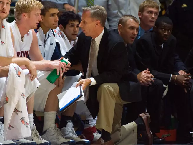 Mike Dunlap named new assistant coach at Oregon, Hudson contract not renewed