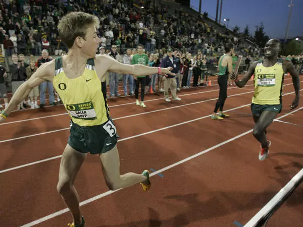 Walker's Pace: Photo Gallery from the Four Mile Record Run