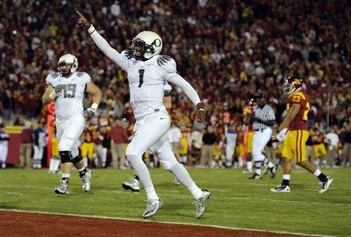 Oregon quarterback Darron Thomas,