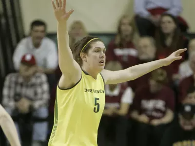 Ellyce Ironmonger vs. Stanford, Jan. 23, 2010 WBB 2009-10 Eric Evans