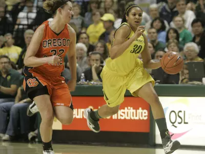 Jasmin Holliday vs. Oregon State, Feb. 6, 2010 Eric Evans
