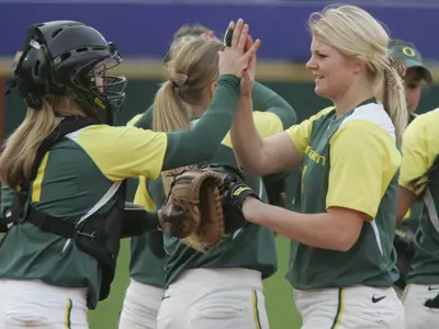 Ashley Kivett and Samantha Skillingstad, 2009-2010 Oregon Softball
