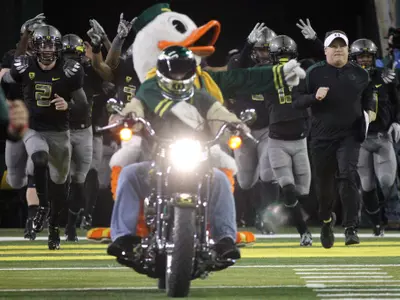 Chip Kelly, 2011 Oregon Football, Photo by Geoff Thurner, Copyright 2011.