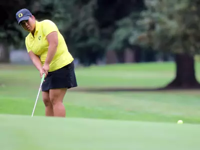 Cassy Isagawa, 2011-12 Oregon Women's Golf, Photo by Geoff Thurner