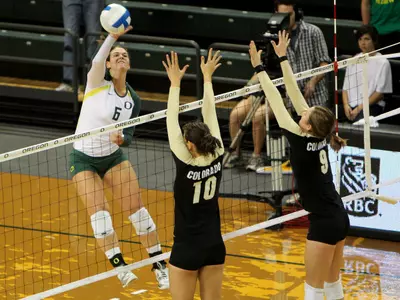 Liz Brenner, 2011 Oregon Volleyball, Photo by Ivar Vong, Copyright 2011.