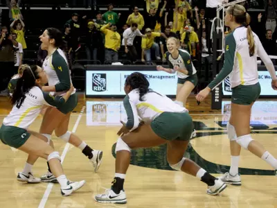 2011 Oregon Volleyball - Win over No. 1 UCLA (11/11/11), Eugene, Ore.