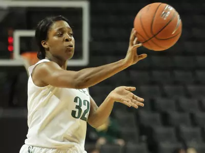 Nia Jackson, 2011-12 WBB vs. Concordia, Nov. 10, 2011 Credit Eric Evans
