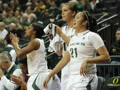 Team, 2011-12 WBB vs. Concordia, Nov. 10, 2011 Credit Eric Evans