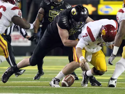 Taylor Hart, Oregon Football 2011, Photo by Geoff Thurner, Copyright 2011