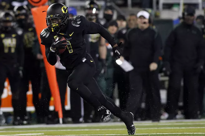 Huff reunites with Chip in Philadelphia as third-rounder