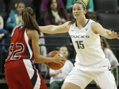 Liz Brenner, WBB 2011-12 vs. Saint Mary's, Dec. 21, 2011 Credit Eric Evans