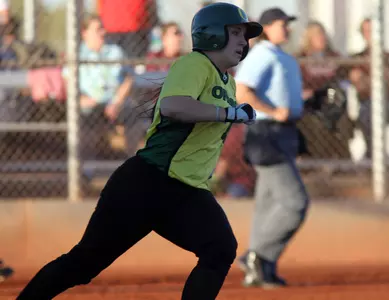 Kaitlin Vitek, 2011 Oregon Softball, Photo by Geoff Thurner, Copyright 2010