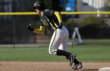 Alexa Peterson, 2011 Oregon Softball. Photo by Geoff Thurner Copyright 2011.