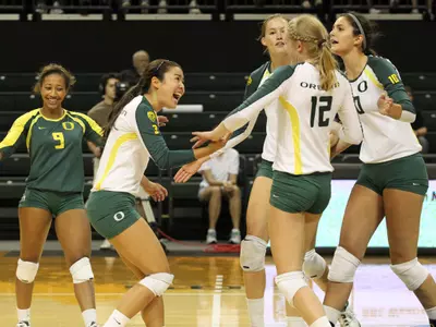 2011 Oregon Volleyball. Photo by Geoff Thurner, Copyright 2011.