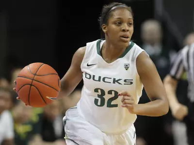 Nia Jackson, WBB 2011-12 vs. Arizona, Jan. 12, 2012 Credit Eric Evans