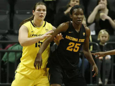 Liz Brenner, WBB 2011-12 vs. Arizona State, Jan. 14, 2012 Credit Eric Evans