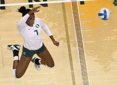 Ariana Williams, 2012 Volleyball, Photo by Geoff Thurner, Copyright 2012.