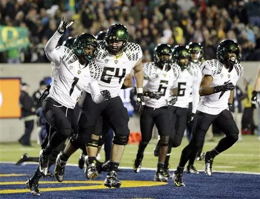 Oregon wide receiver Josh Huff (1)