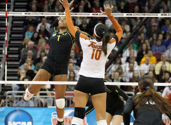 Williams Leads Ducks Into Pac-12 Play