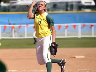 Karissa Hovinga, 2012 Oregon Softball, Photo by Geoff Thurner, Copyright 2012.