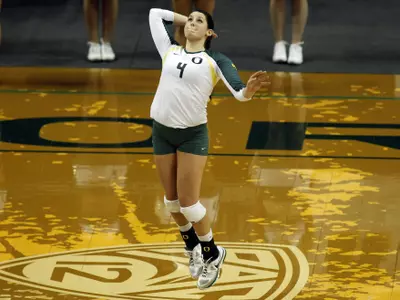 Lauren Plum, Oregon Volleyball 2011-12, Photo by Geoff Thurner
