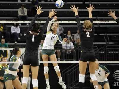 Alaina Bergsma, Oregon Volleyball 2011-12, Photo by Geoff Thurner