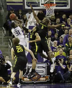 Oregon - Washington NIT game pic