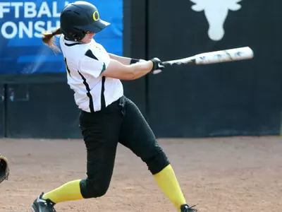 Alexa Peterson, 2012 Oregon Softball, Photo by Geoff Thurner, Copyright 2012.