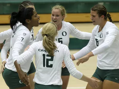 Ariana Williams, Shellsy Ashen, Liz Brenner, 2012 Oregon Volleyball