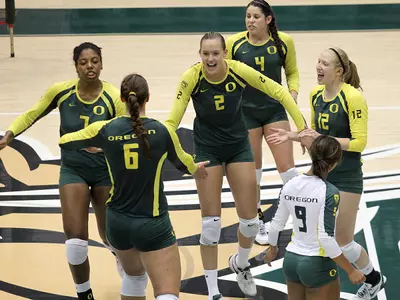 2012 Oregon Volleyball, Photo by Geoff Thurner, Copyright 2012.