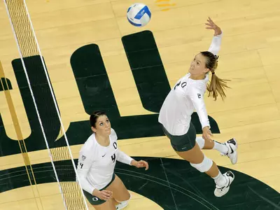 Alaina Bergsma, Oregon Volleyball 2012. Copyright Eric Evans.
