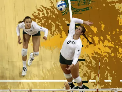 Liz Brenner, Oregon Volleyball 2012. Copyright Eric Evans.