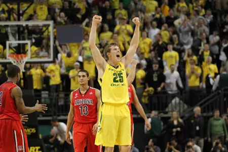 E.J. Singler led the Ducks to an upset of No. 4 Arizona with 14 points.