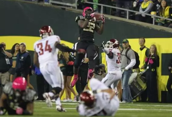 Swarming Ducks Overcome WSU Pass Attack