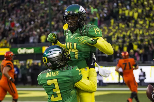 Ekpre-Olomu will remain at Oregon for his senior season