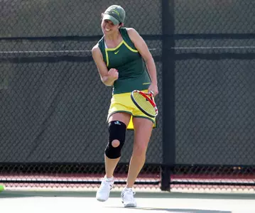 Julie Metzger, 2013 Oregon Tennis, Photo by Geoff Thurner, Copyright 2013