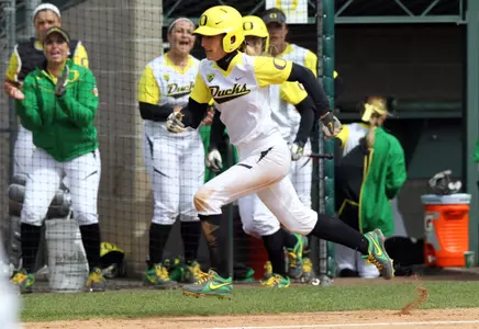 Courtney Ceo, 2013 Oregon Softball, Photo by Eric Evans, Copyright 2013.