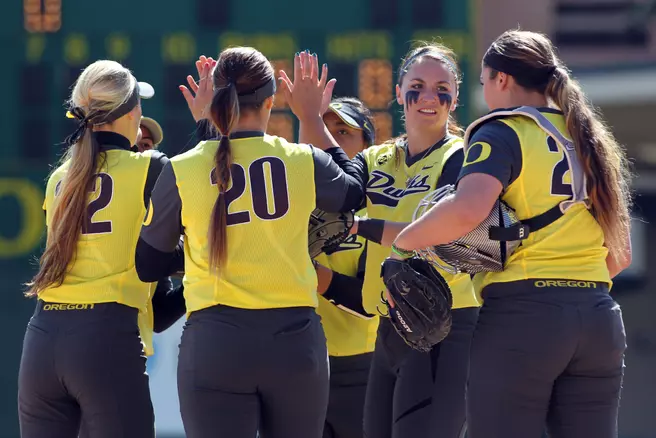 Moore Wins Ducks' Seventh Top Pac-12 Weekly Softball Honor
