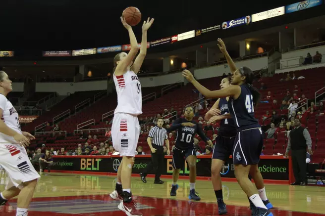 Women's Hoops Adds Transfer Vandenberg