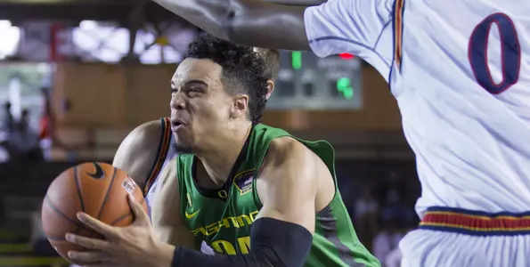 Oregon forward Dillon Brooks (24) drives