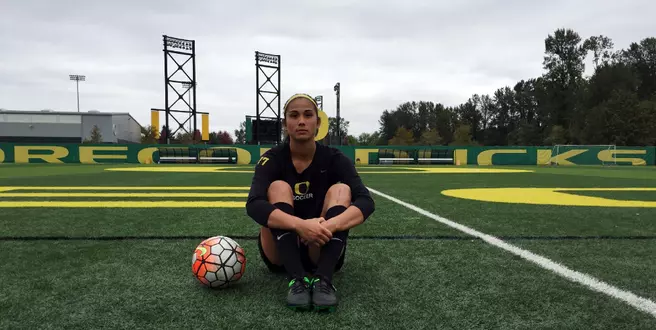 Six Months After ACL Injury, Wong Is Back On The Pitch With UO Soccer