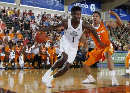 NCAA Basketball: Maui Invitational Day Two- Tennessee vs Oregon
