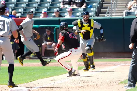 Ducks lose lead, drop game at Utah Image