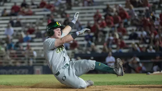Ducks win at No. 7 Arizona Image