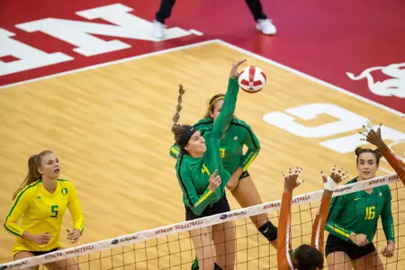 2018 Vert Challenge
Texas vs Oregon
Oregon Volleyball
Lincoln, Nebraska
Game Start Time: 3:30 PM
Game Date: August 24, 2018
Photo by Scott Bruhn/NU Communications