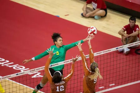 2018 Vert Challenge
Texas vs Oregon
Oregon Volleyball
Lincoln, Nebraska
Game Start Time: 3:30 PM
Game Date: August 24, 2018
Photo by Scott Bruhn/NU Communications