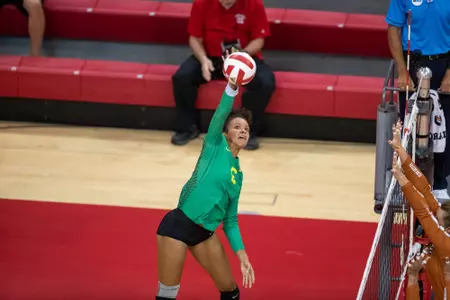 2018 Vert Challenge
Texas vs Oregon
Oregon Volleyball
Lincoln, Nebraska
Game Start Time: 3:30 PM
Game Date: August 24, 2018
Photo by Scott Bruhn/NU Communications